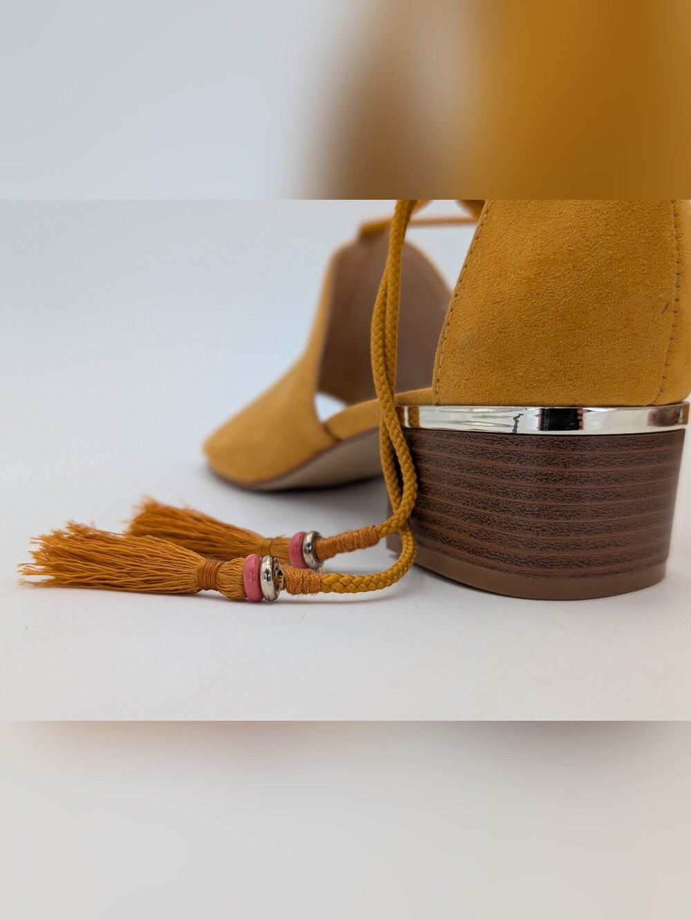 Nine West Sz 7M "Youdidto" Mustard Block Wood Heel Pearl Tassel Open Toe Sandals - Picture 5 of 16